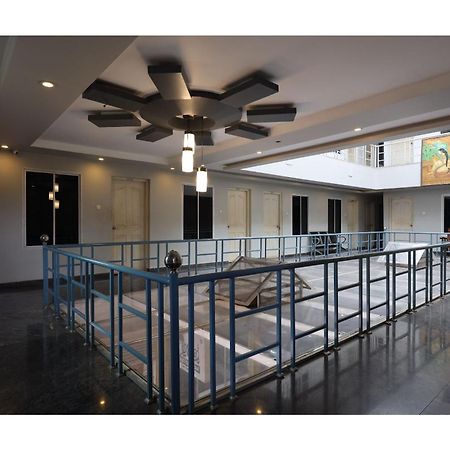 Collection O Ar Square Hotel Thrissur Bagian luar foto