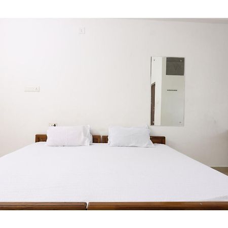 Collection O Ar Square Hotel Thrissur Bagian luar foto