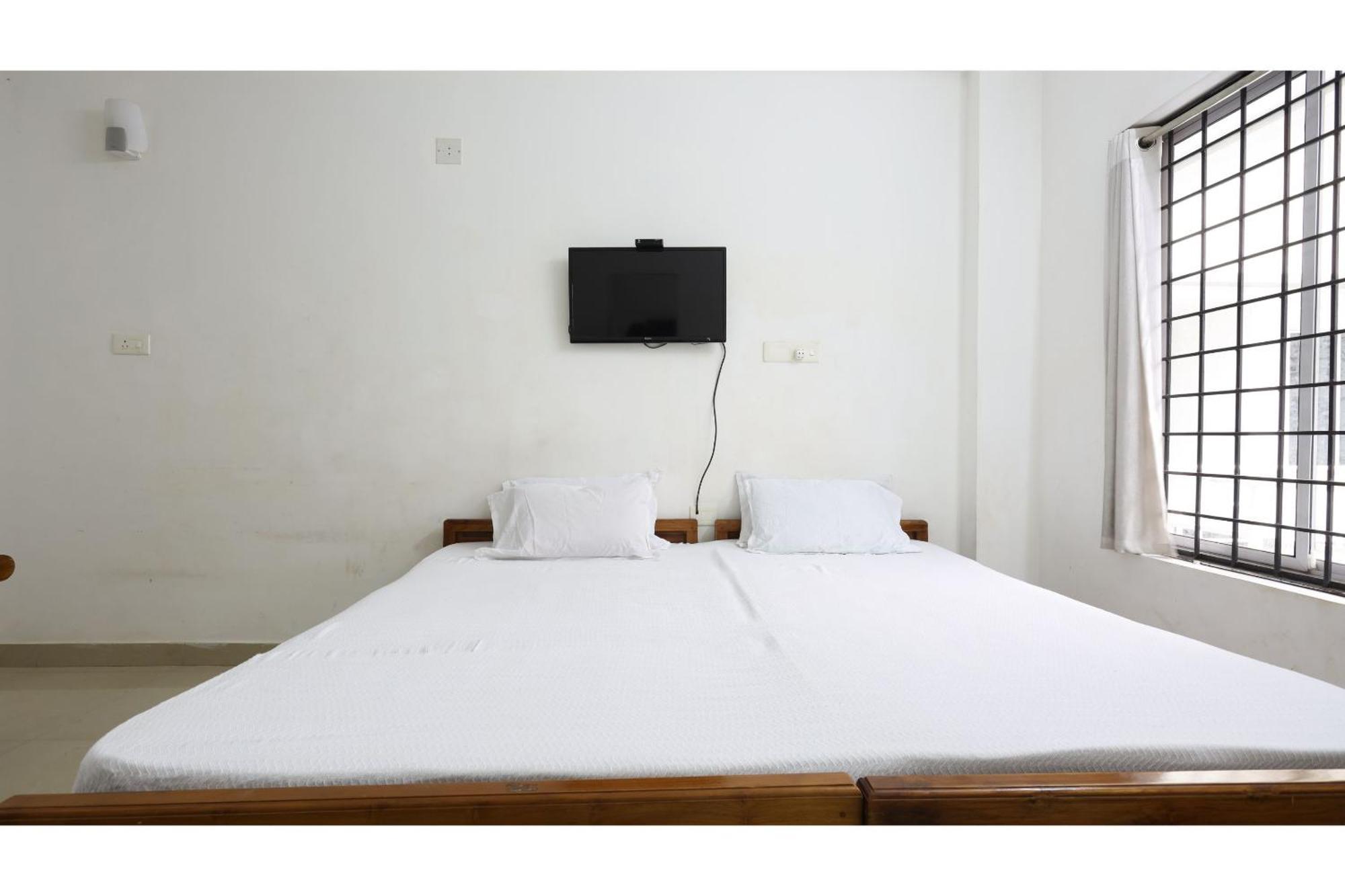 Collection O Ar Square Hotel Thrissur Bagian luar foto