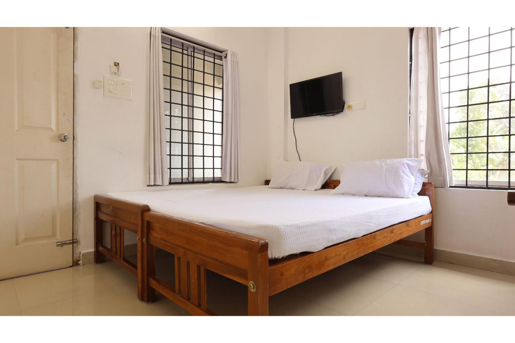 Collection O Ar Square Hotel Thrissur Bagian luar foto